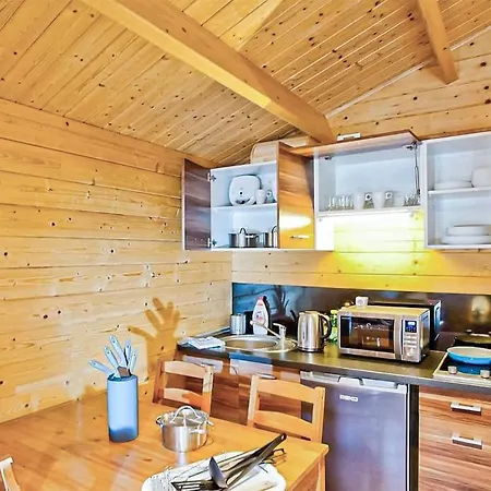 펜션 2 Bedroom Awesome In