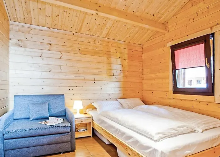 2 Bedroom Awesome In Сasa de vacaciones Sianożęty